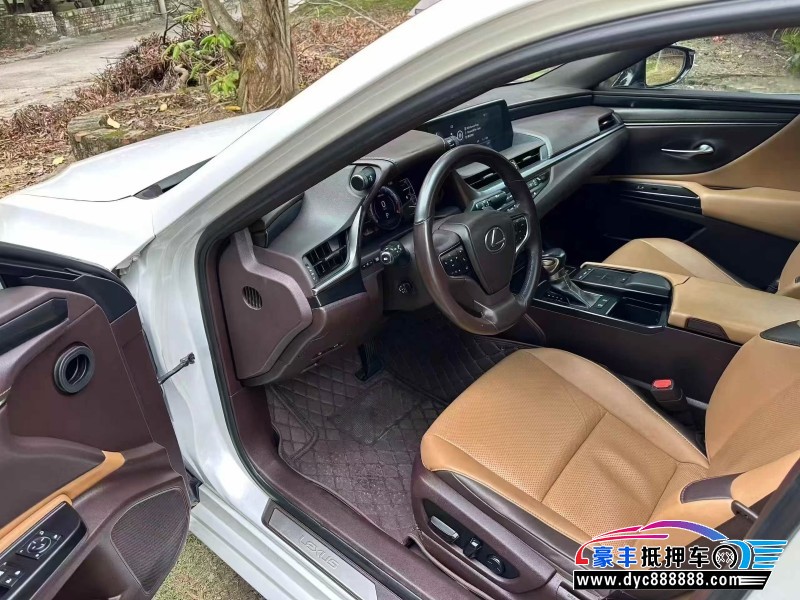 19年雷克萨斯ES轿车抵押车出售