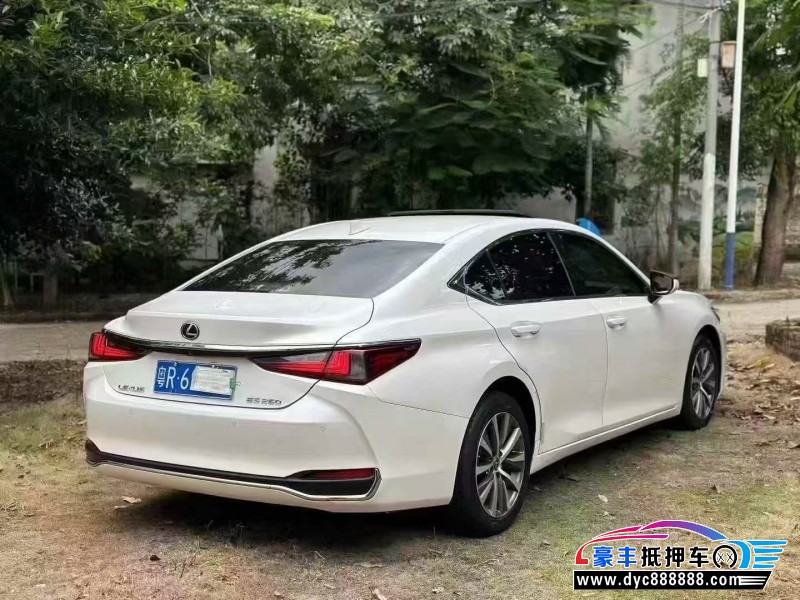 19年雷克萨斯ES轿车抵押车出售
