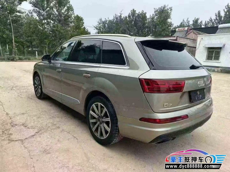 17年奥迪Q7轿车抵押车出售