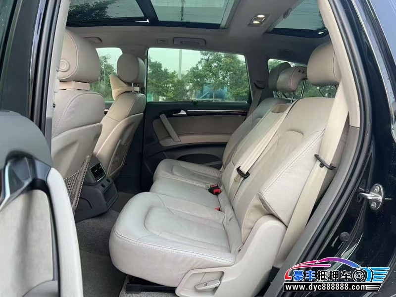 13年奥迪Q7轿车抵押车出售