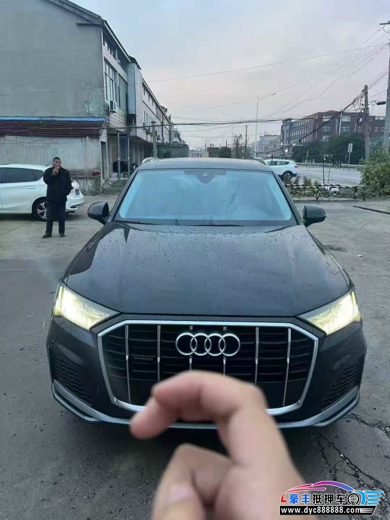 21年奥迪Q7轿车抵押车出售