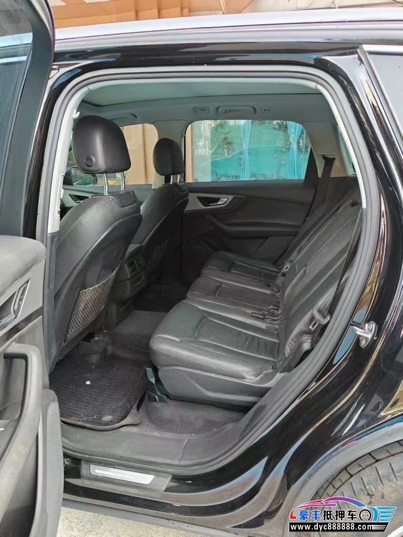 16年奥迪Q7轿车抵押车出售