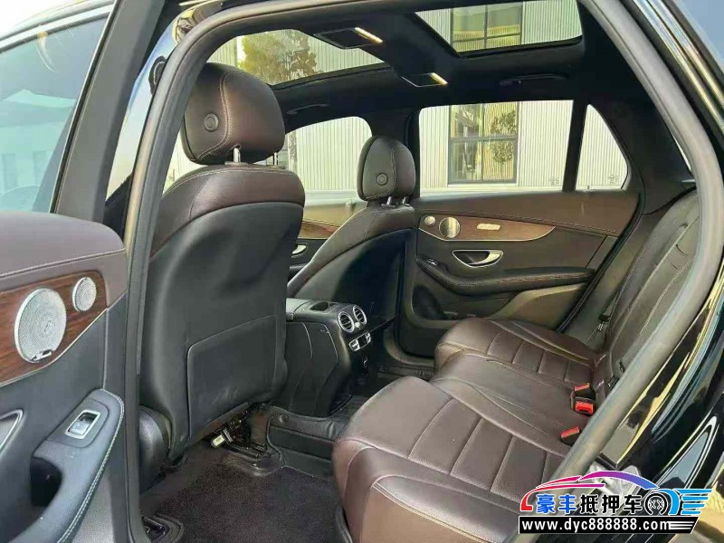 21年奔驰GLC轿车抵押车出售