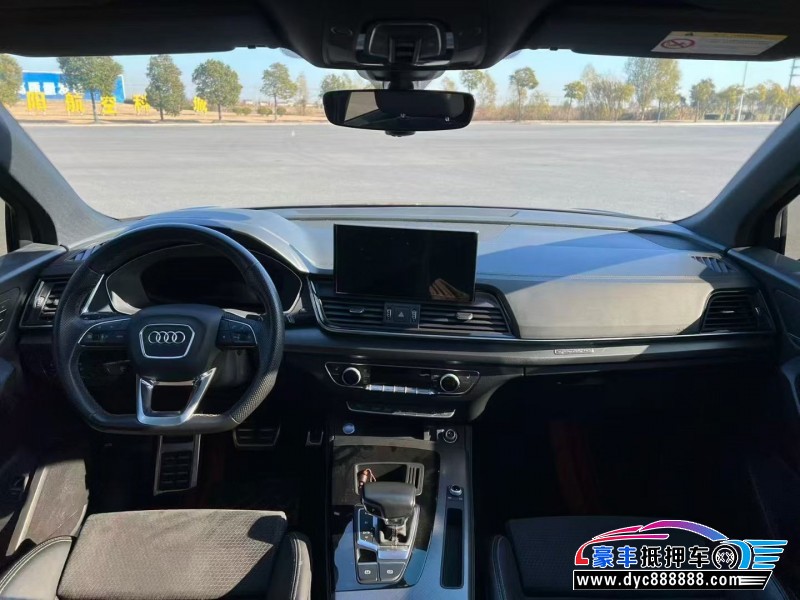 23年奥迪Q5轿车抵押车出售