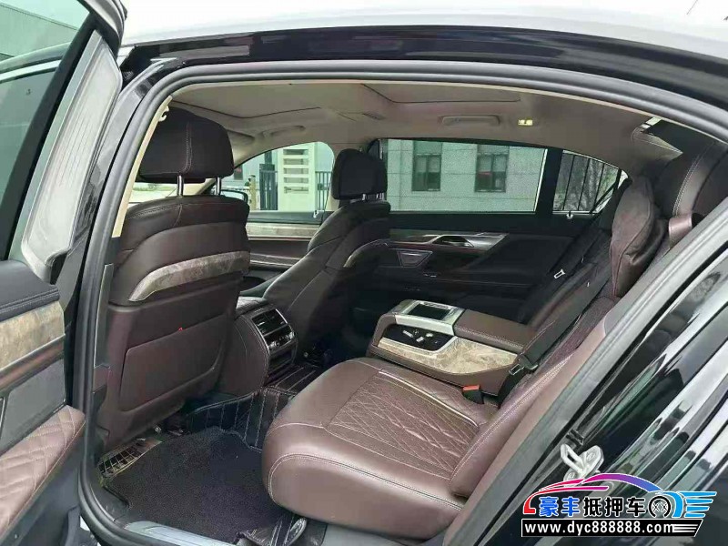 22年宝马7系轿车抵押车出售