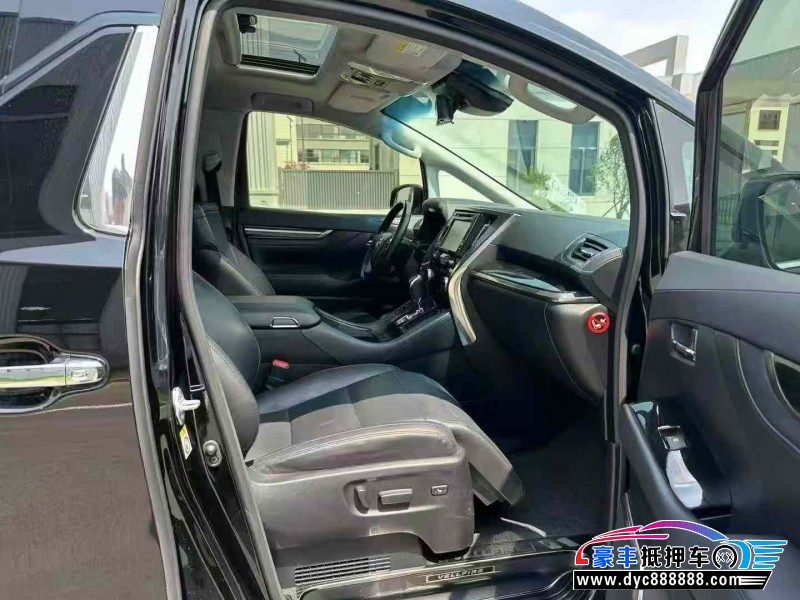 20年丰田威尔法轿车抵押车出售