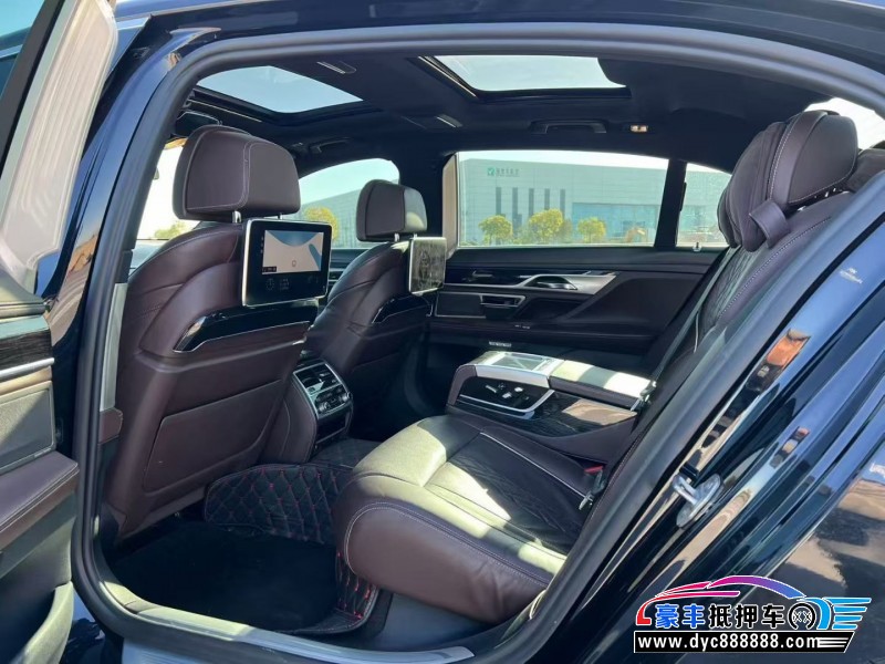 18年宝马7系轿车抵押车出售