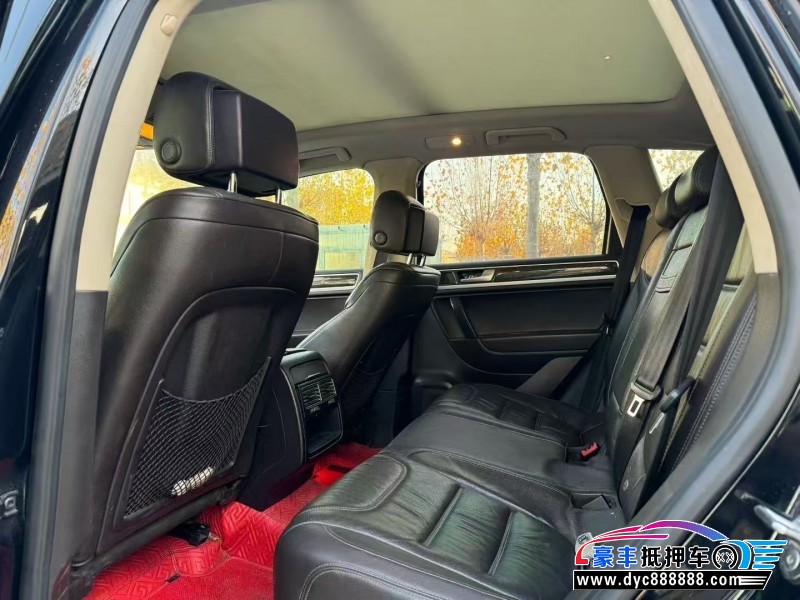 13年大众途锐轿车抵押车出售