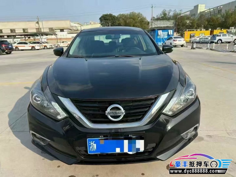 18年日产天籁轿车抵押车出售