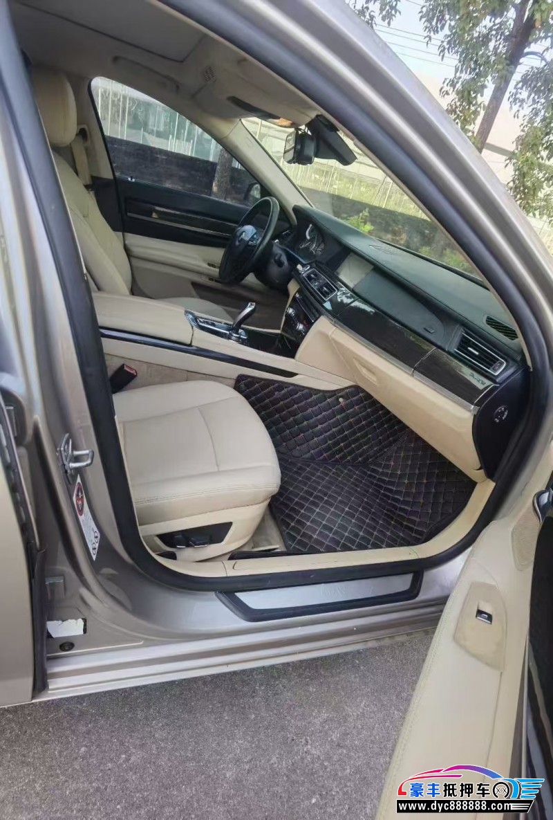 12年宝马7系轿车抵押车出售