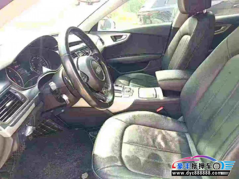 17年奥迪A7轿车抵押车出售