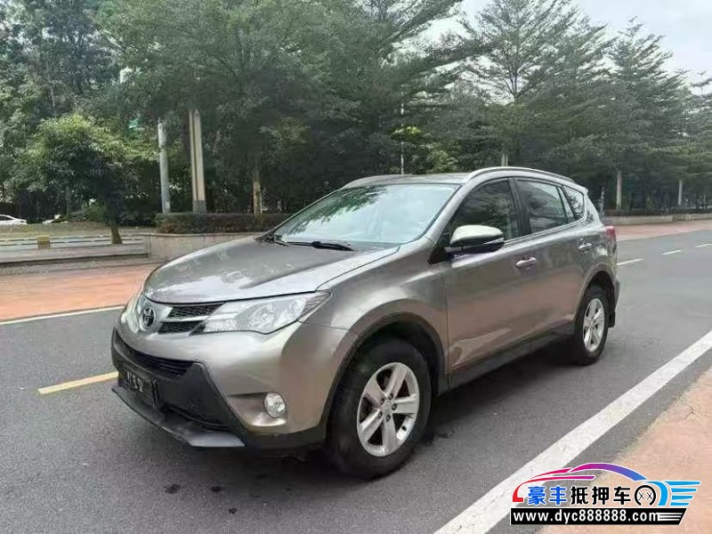 14年丰田RAV4轿车抵押车出售