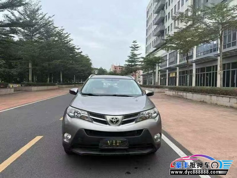 14年丰田RAV4轿车抵押车出售