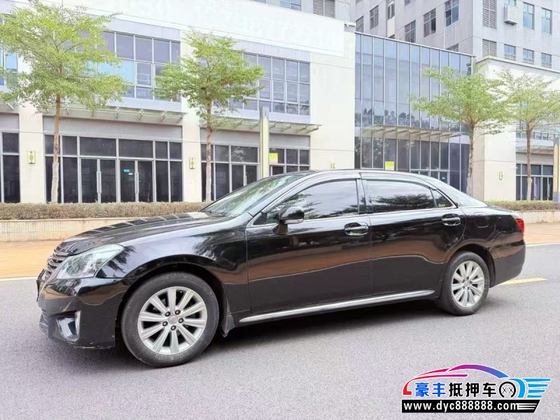 15年丰田皇冠轿车抵押车出售