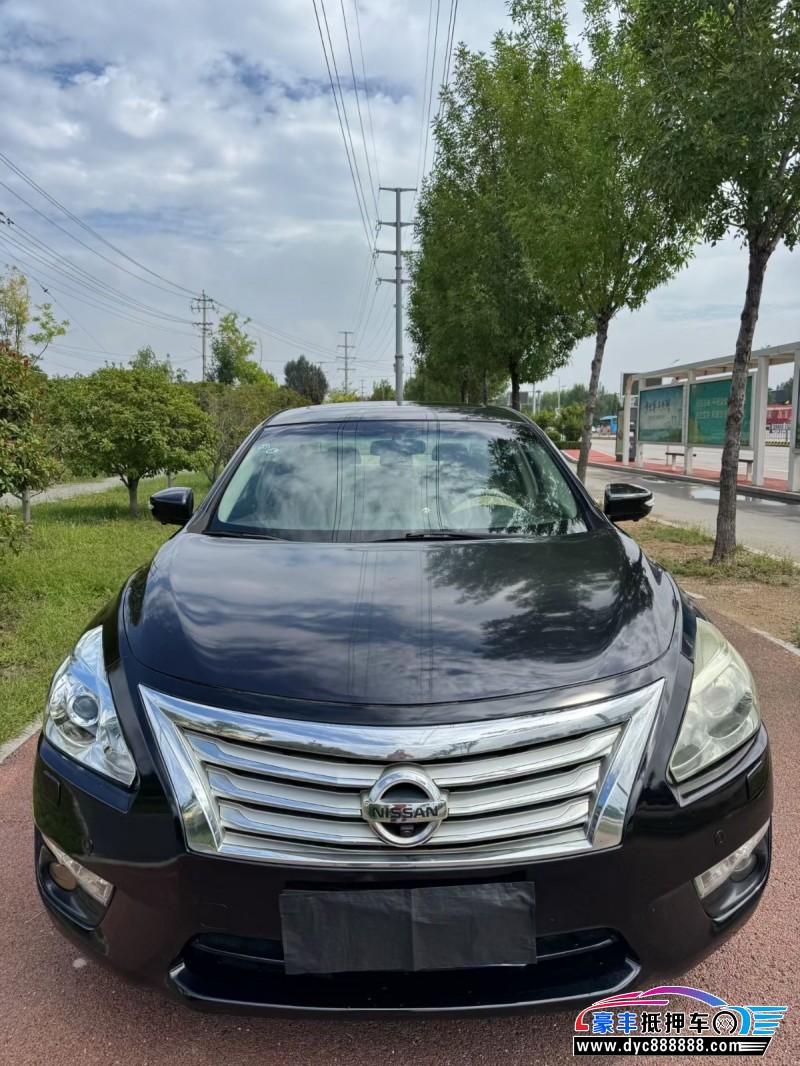 14年日产天籁轿车抵押车出售