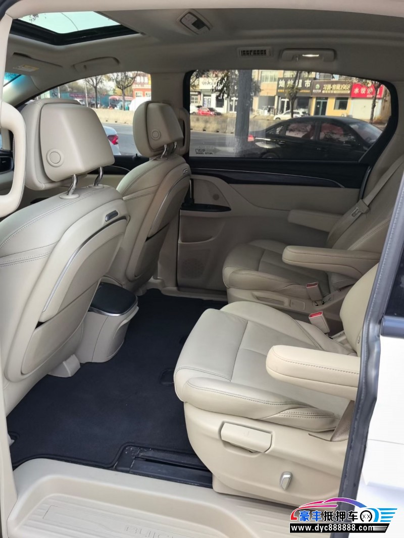 22年别克GL8MPV抵押车出售