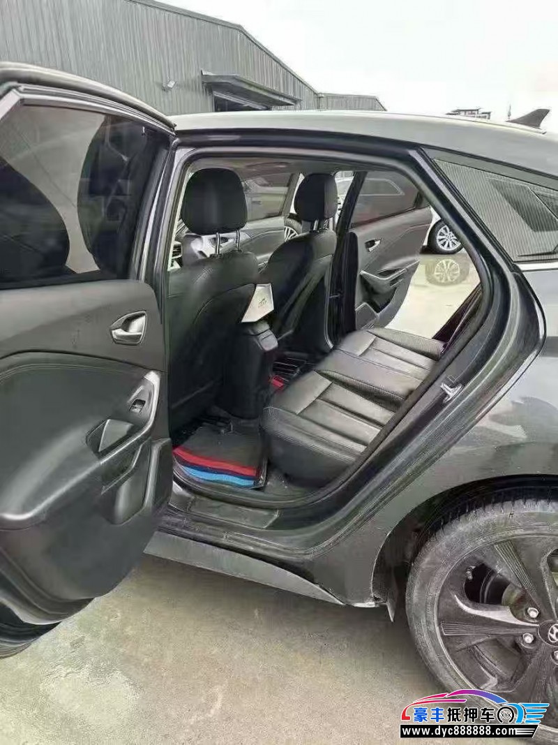 20年现代菲斯塔轿车抵押车出售