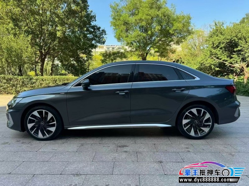 24年奥迪A3轿车抵押车出售