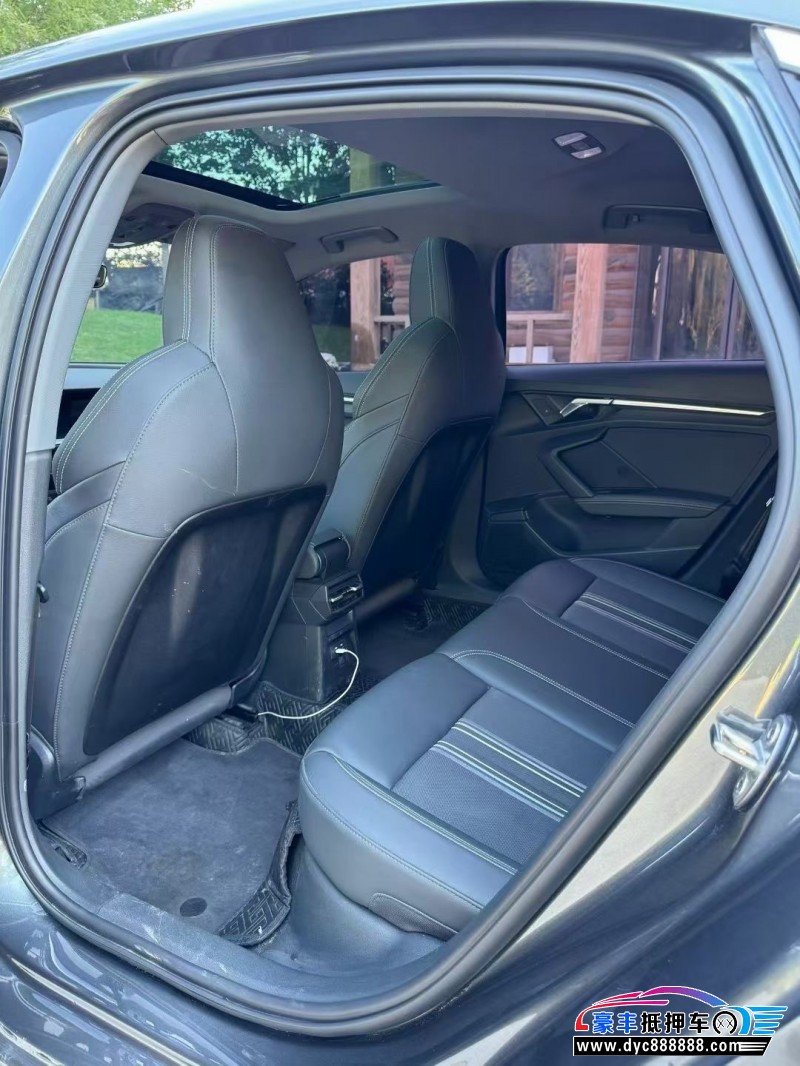 24年奥迪A3轿车抵押车出售