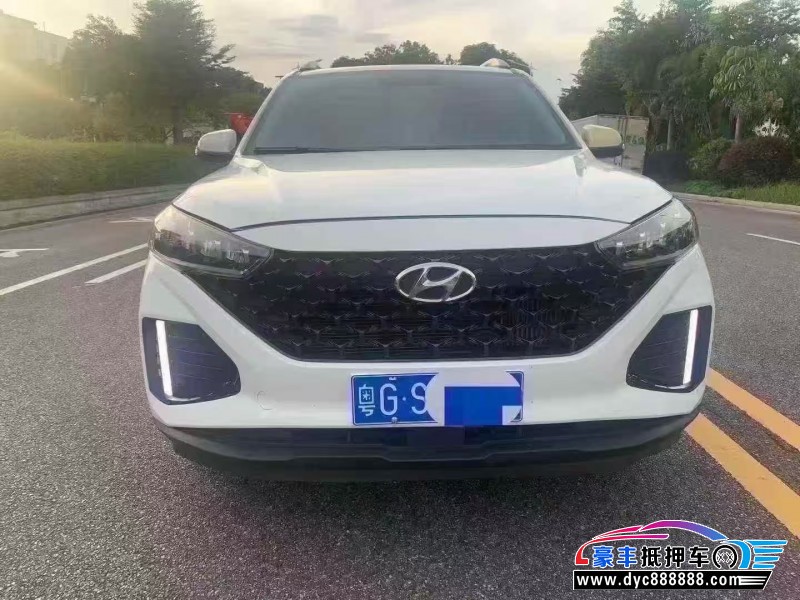 抵押车出售21年现代ix35轿车