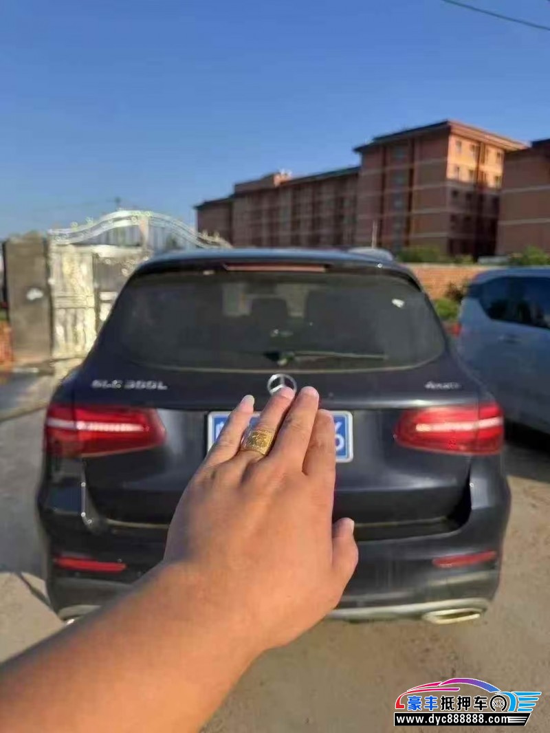 17年奔驰GLCSUV抵押车出售