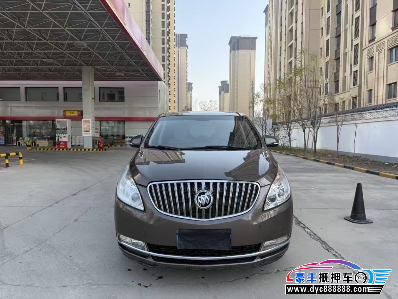 抵押车出售16年别克GL8轿车