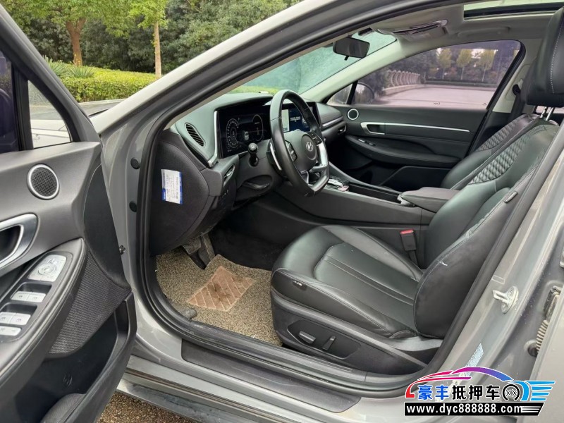 21年现代索纳塔轿车抵押车出售