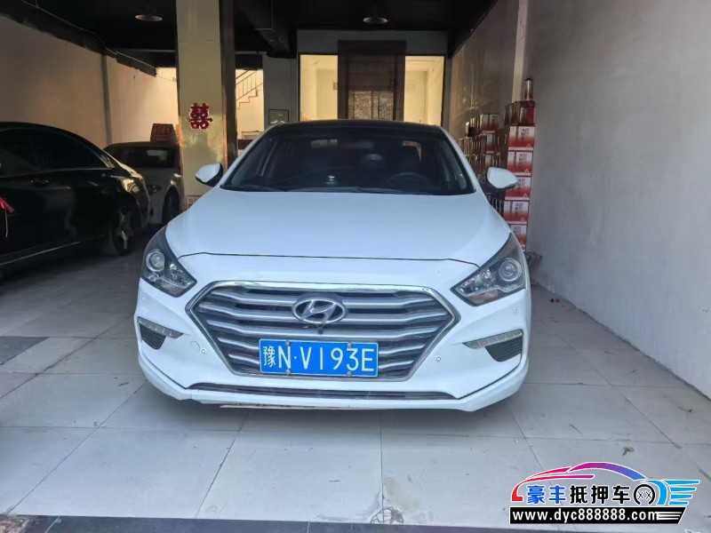 抵押车出售19年现代名图轿车