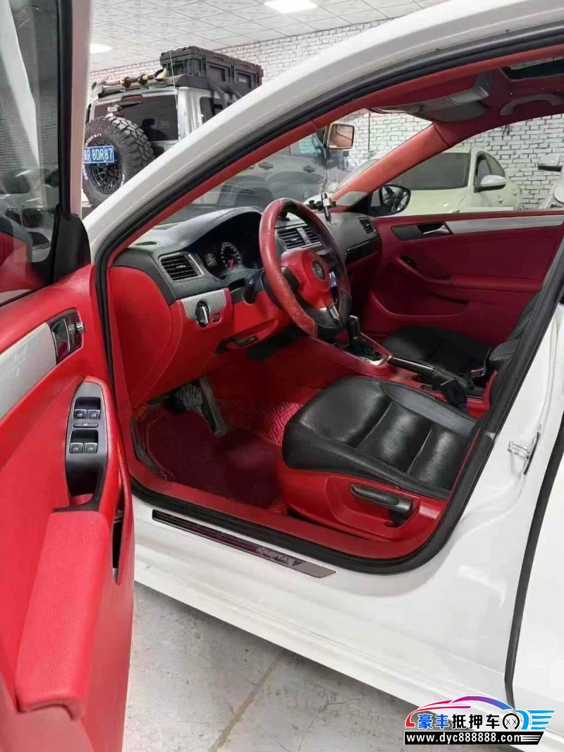 13年大众速腾轿车抵押车出售