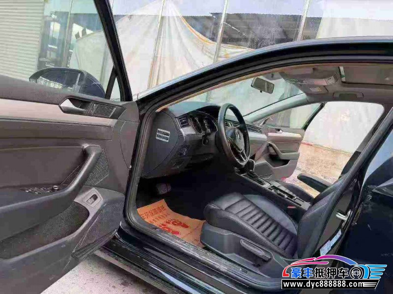 18年大众迈腾轿车抵押车出售