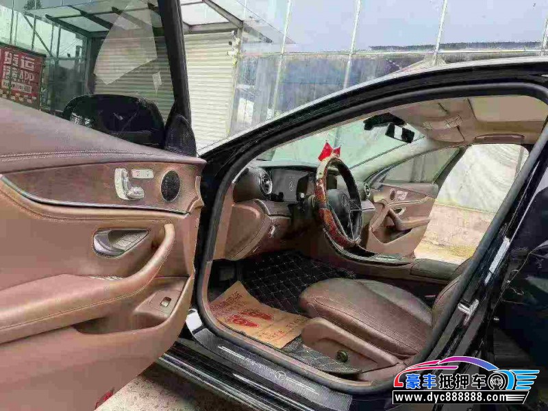 22年奔驰E轿车抵押车出售