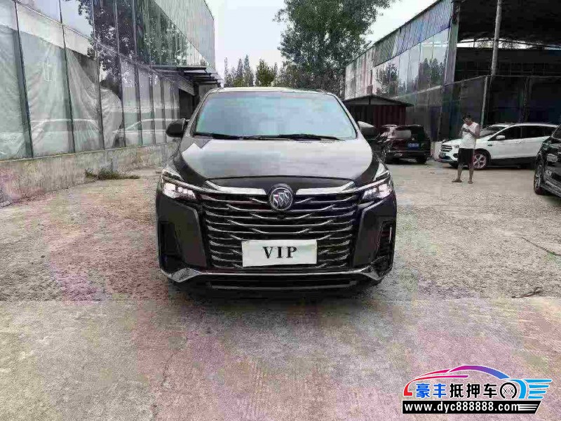 抵押车出售24年别克GL8轿车