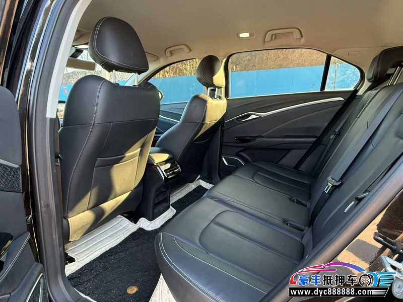 23年哪吒U轿车抵押车出售