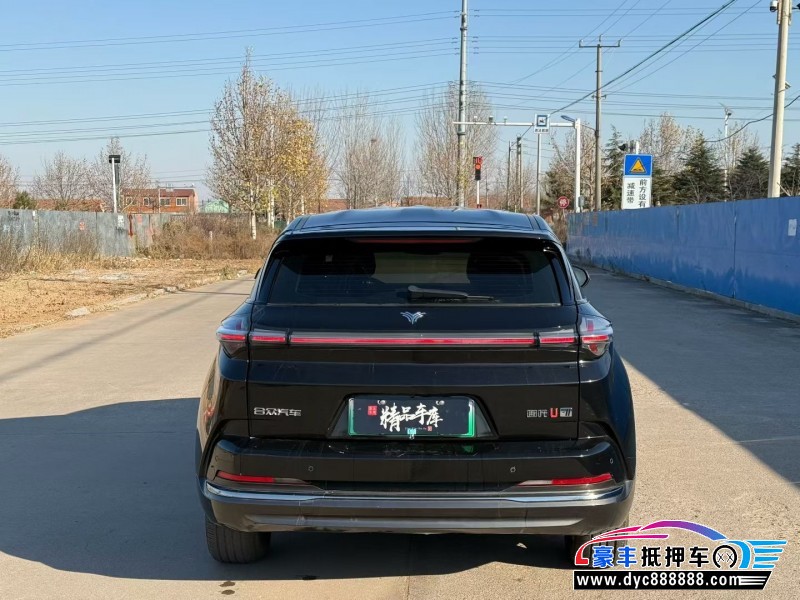 23年哪吒U轿车抵押车出售