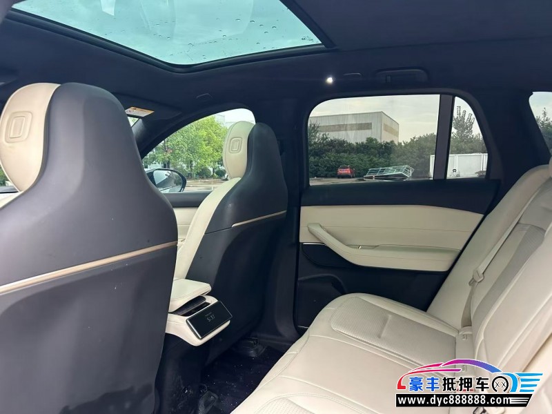 25年蔚来ES6轿车抵押车出售