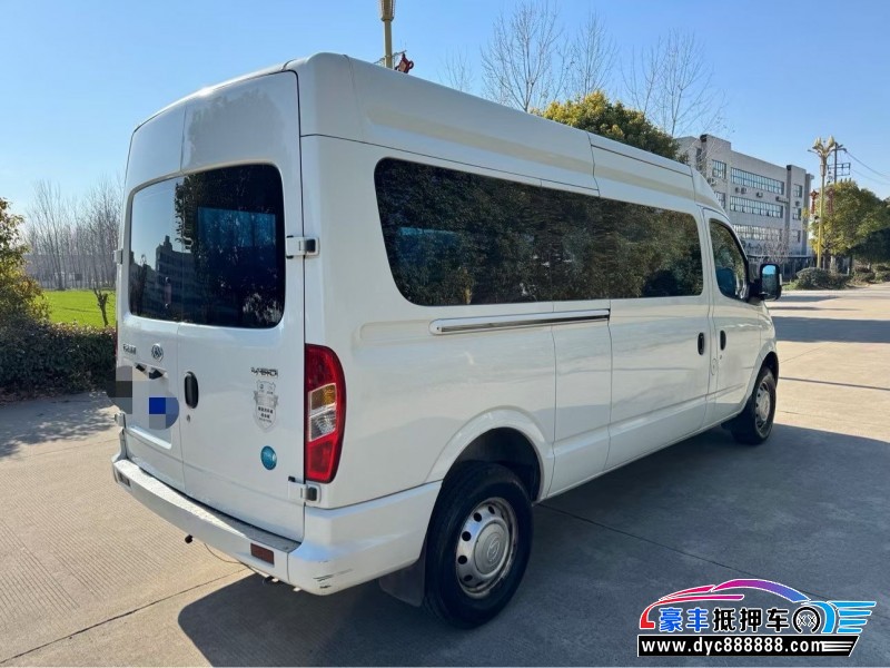 21年上汽大通V80轿车抵押车出售