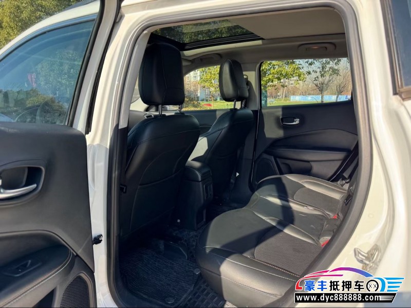 19年Jeep指南者轿车抵押车出售