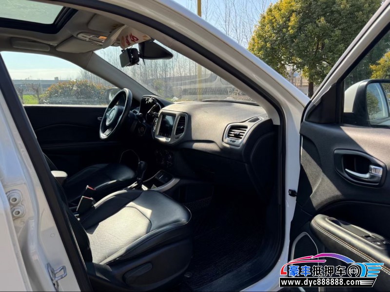 19年Jeep指南者轿车抵押车出售