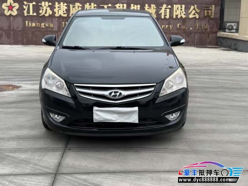 抵押车出售10年现代悦动轿车