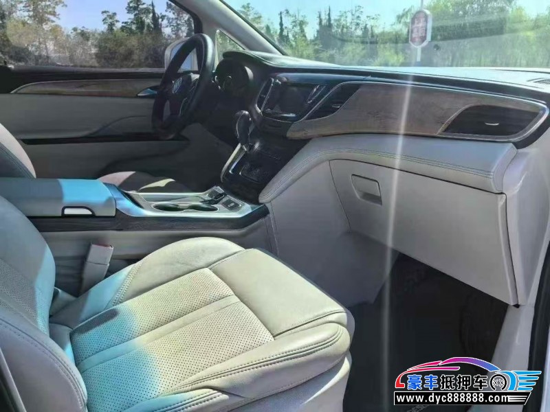 19年别克GL8轿车抵押车出售