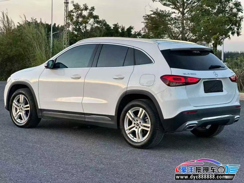 23年奔驰GLA轿车抵押车出售