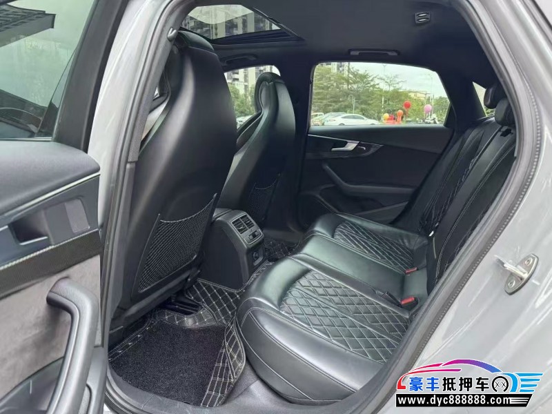 19年奥迪S4轿车抵押车出售