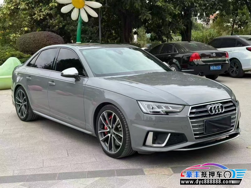 19年奥迪S4轿车抵押车出售