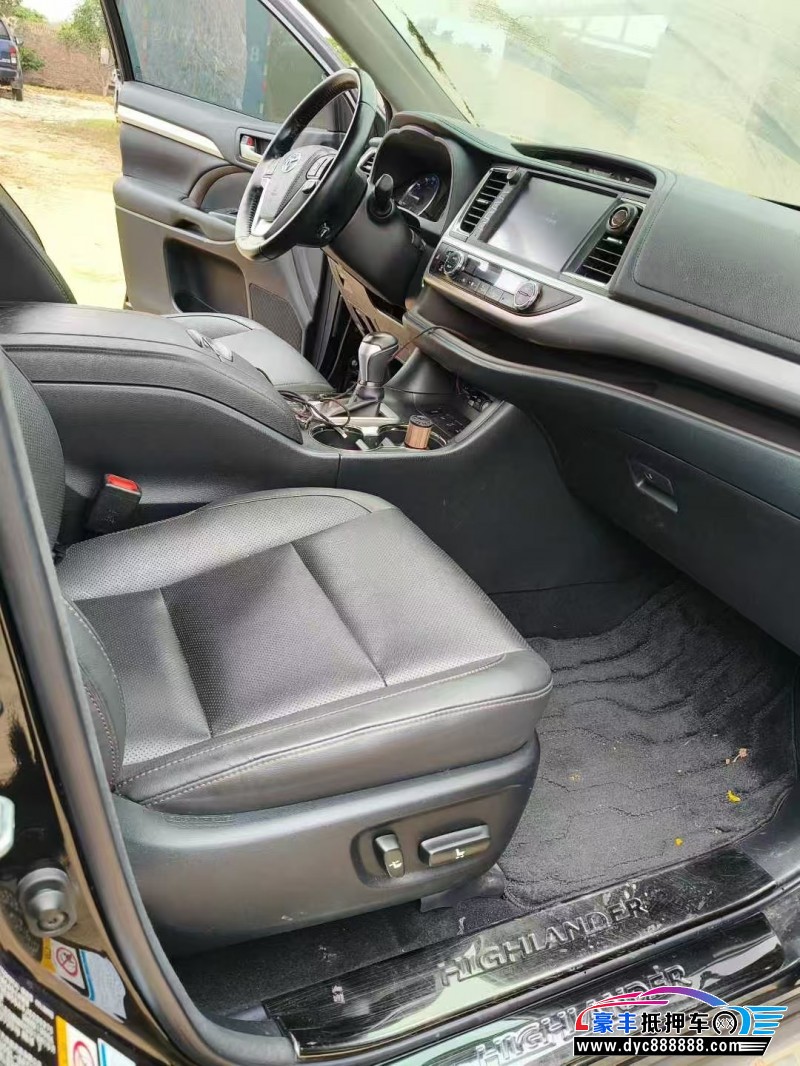 18年丰田汉兰达轿车抵押车出售