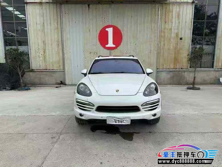 抵押车出售13年保时捷卡宴轿车