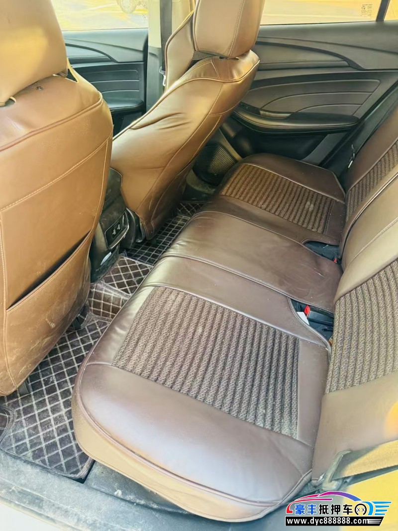 20年荣威i5轿车抵押车出售