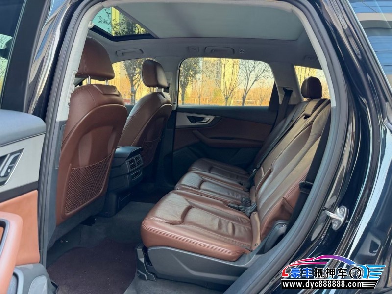 16年奥迪Q7轿车抵押车出售