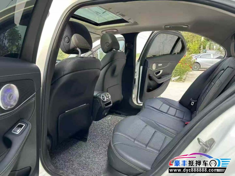 19年奔驰C轿车抵押车出售