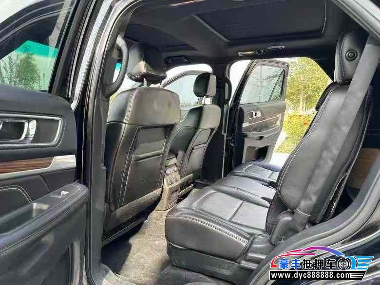 17年福特探险者轿车抵押车出售