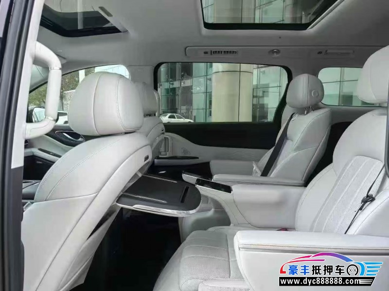 25年岚图梦想家轿车抵押车出售